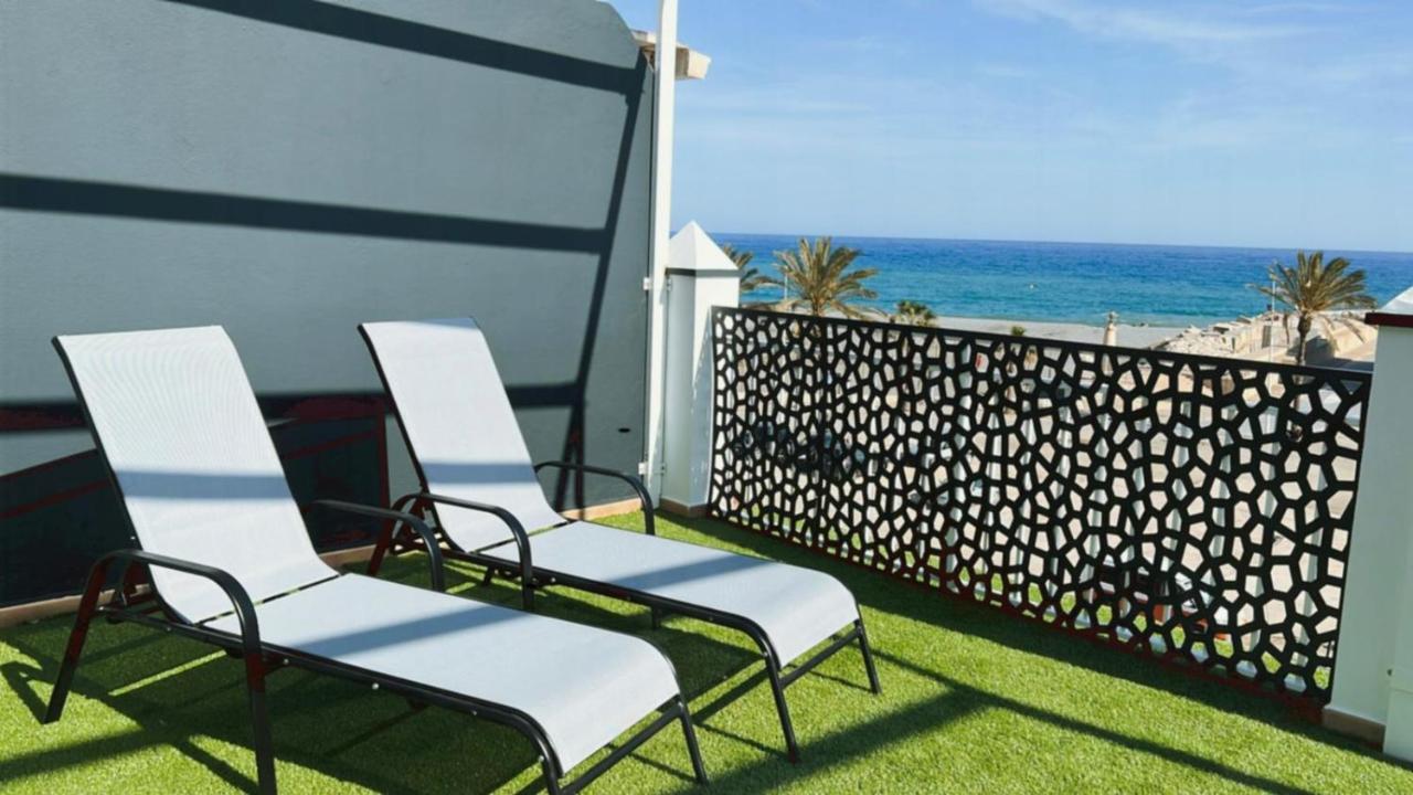 Apartamentos La Caleta Калета-де-Велес Экстерьер фото
